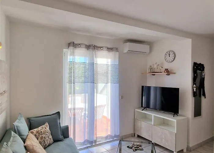 Laura Apartamento Punat